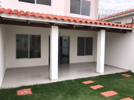 *hermosa Casa De 2 Plantas En Anticretico 60.000 $ Zona Norte Dentro De Condominio, Banzer 7mo Anillo