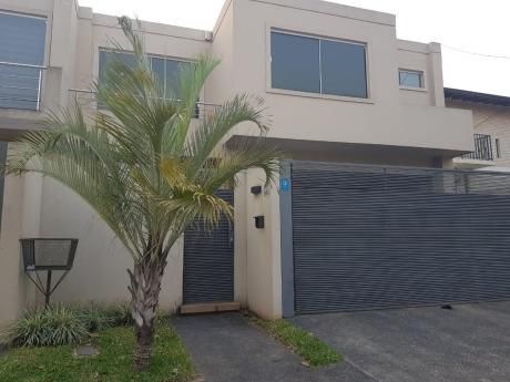 Casa En Venta. Zona: Mburucuya - Protek