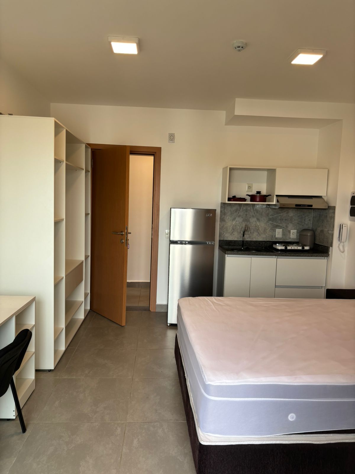 VENDO MONOAMBIENTE AMOBLADO EN MARIANO — foto 3