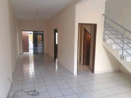 ????hermosa Casa En Alquiler Zona Norte
Av. Mutualista 2-3 AnilloPrecio: 5000 Bs