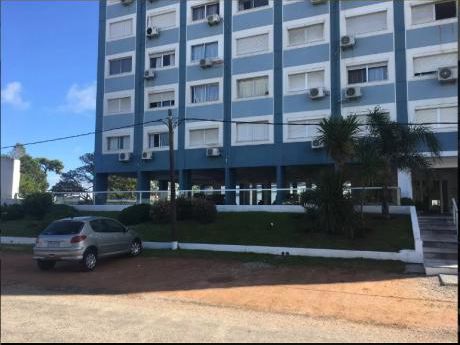 Monoambiente Prox A Pza.mejico,piso Alto, Equipado Con Buen Gusto