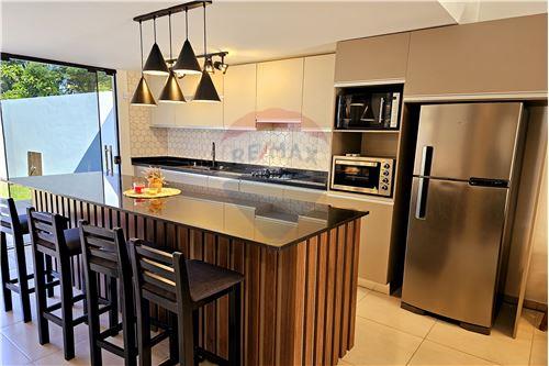 Casa de 5 habitaciones en San Bernardino — foto 3