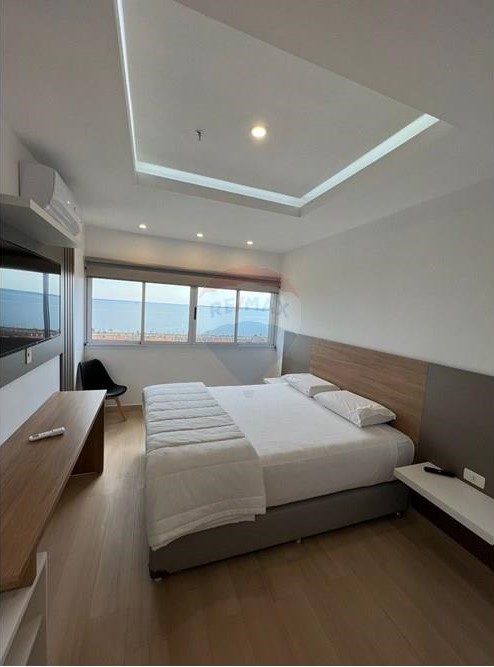 Vendo Dpto. en Encarnación con Piscina y Balcón ! — foto 2