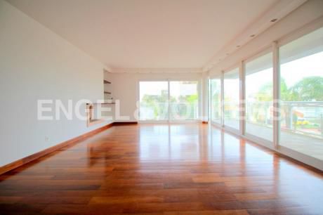 Moderno Apartamento Con Terraza En Punta Gorda