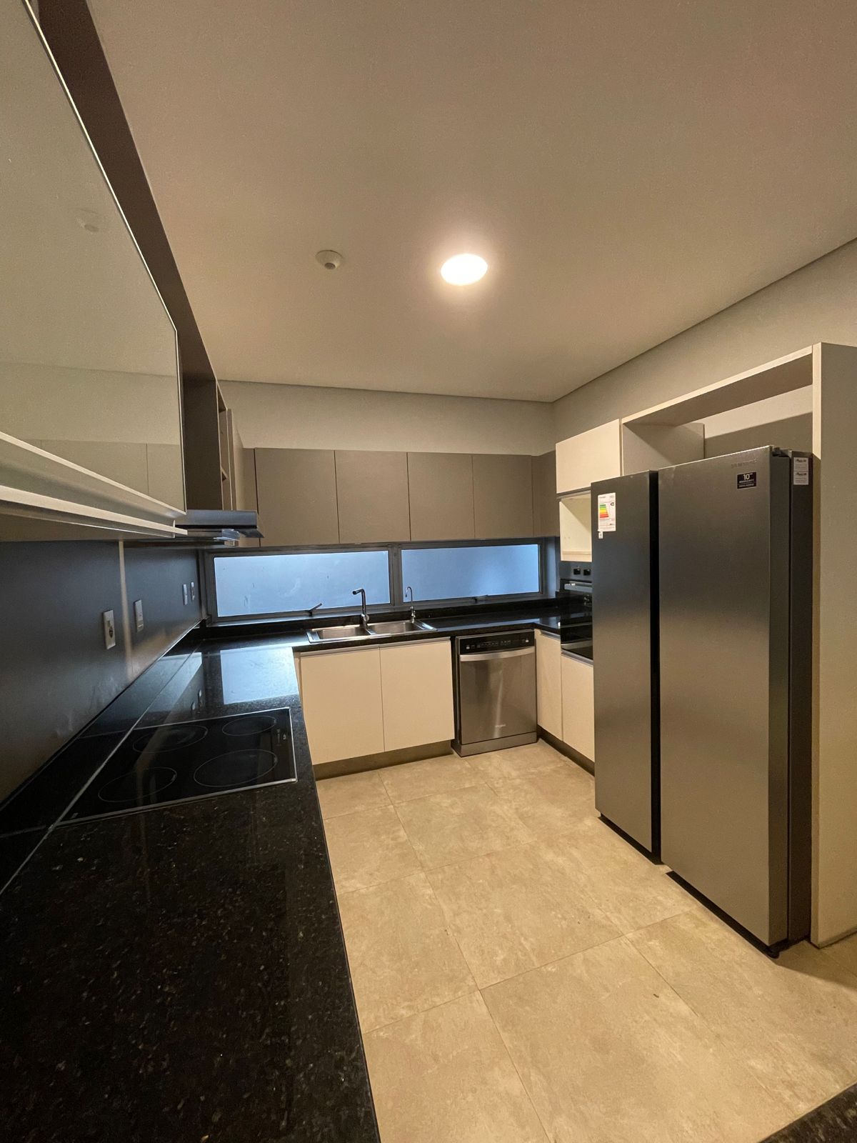 ALQUILO TRIPLEX DE 3 SUITES CON DOMÓTICA EN MBURUCUYA — foto 3