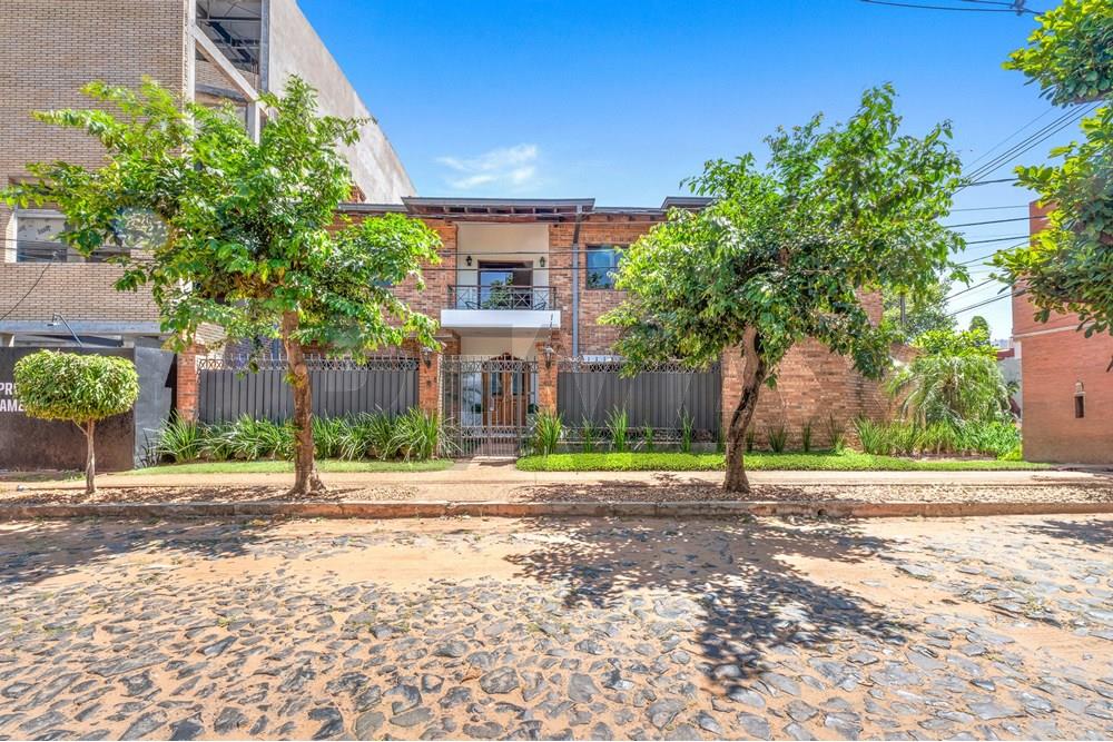 VENDO CASA EN ESQUINA CAÑADA DEL YBYRAY — foto 2