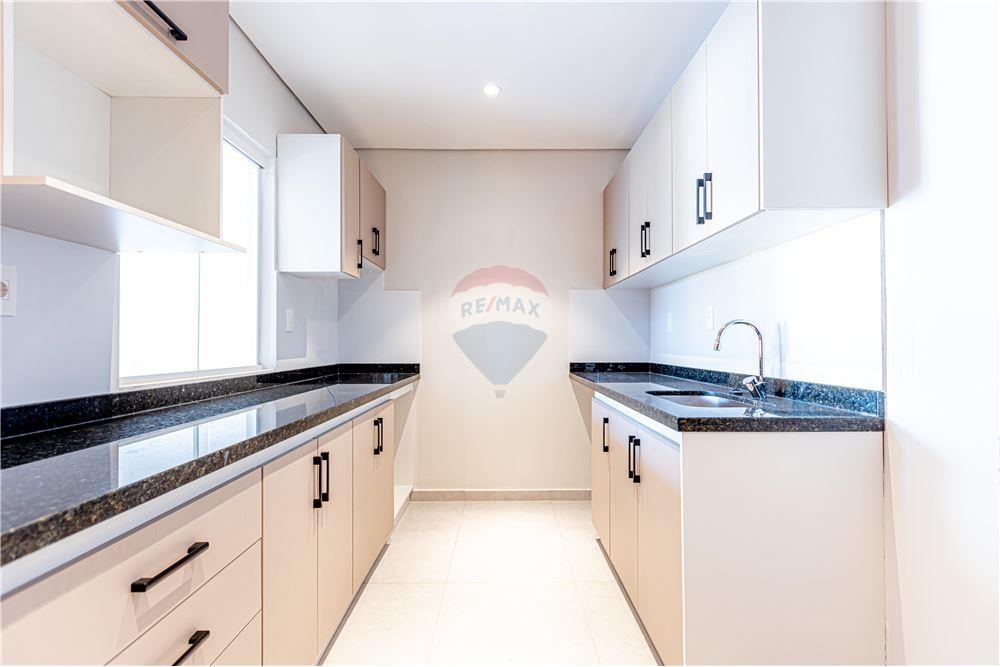 Casa renovada en mini barrio privado en Loma Merlo – Luque — foto 2