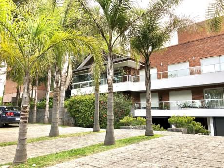 Planta Baja En Carrasco Sur Con Piscina