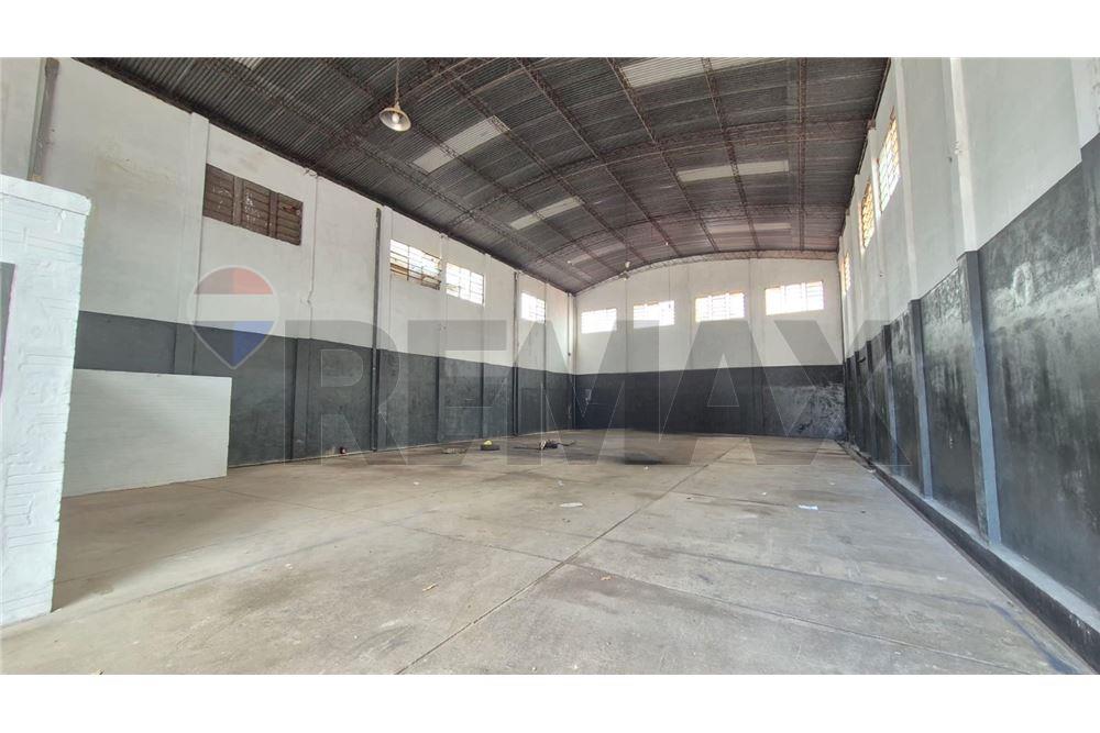 Alquiler – Deposito / Tinglado en ubicación estratégica | Zona Colegio Gutenberg — foto 2