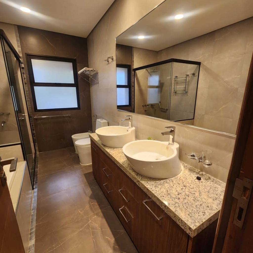 En Venta Hermosa Residencia de 4 dormitorios, Barrio Virgen del Huerto — foto 2
