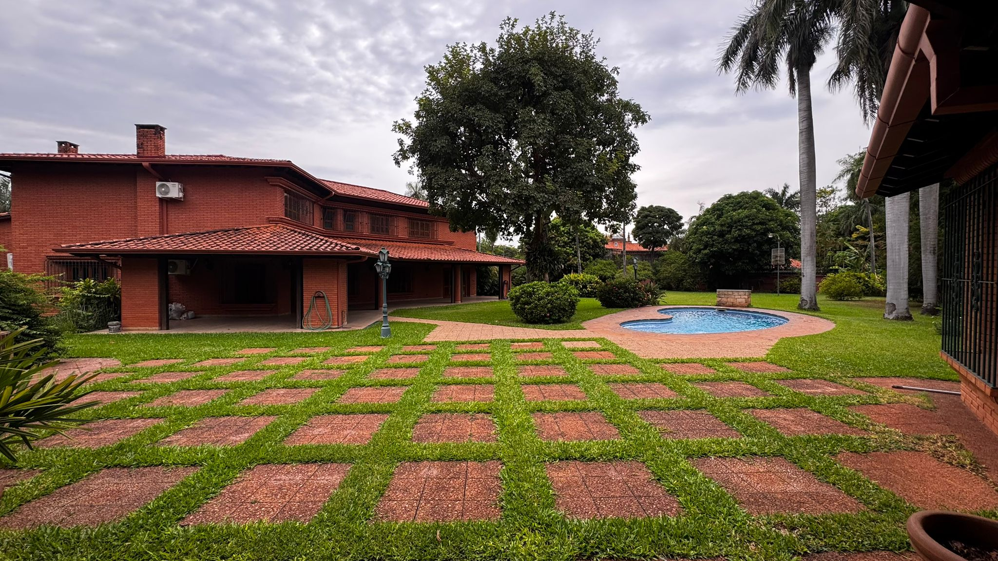 Residencia Premium O Sede Corporativa En Inmejorable Ubicación Ykua Satí — foto 3