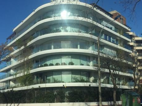 Apartamento De Lujo 3d, 2b, 1 En Suite, Gge, Piscina, Parrillero Y Mas!