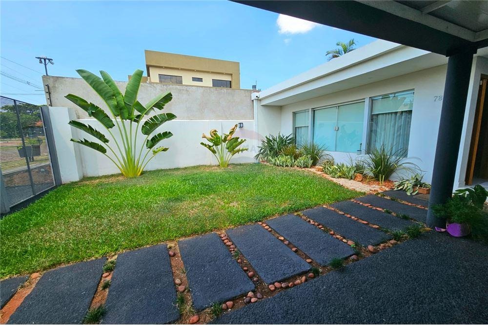 VENDO AMPLIA CASA EN LAMBARE — foto 2