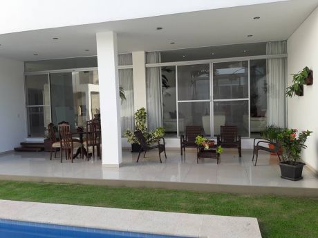 Bella Casa En Condominio Vendo Amoblada Y Equipada