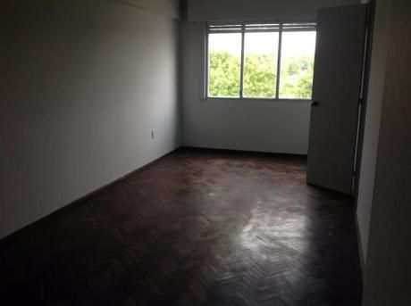 Goes, Prox Mam, 2 Dorm, Fte Con Balcon, Luminoso!