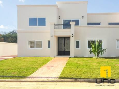 Hermosa Casa A Estrenar En El Urubo