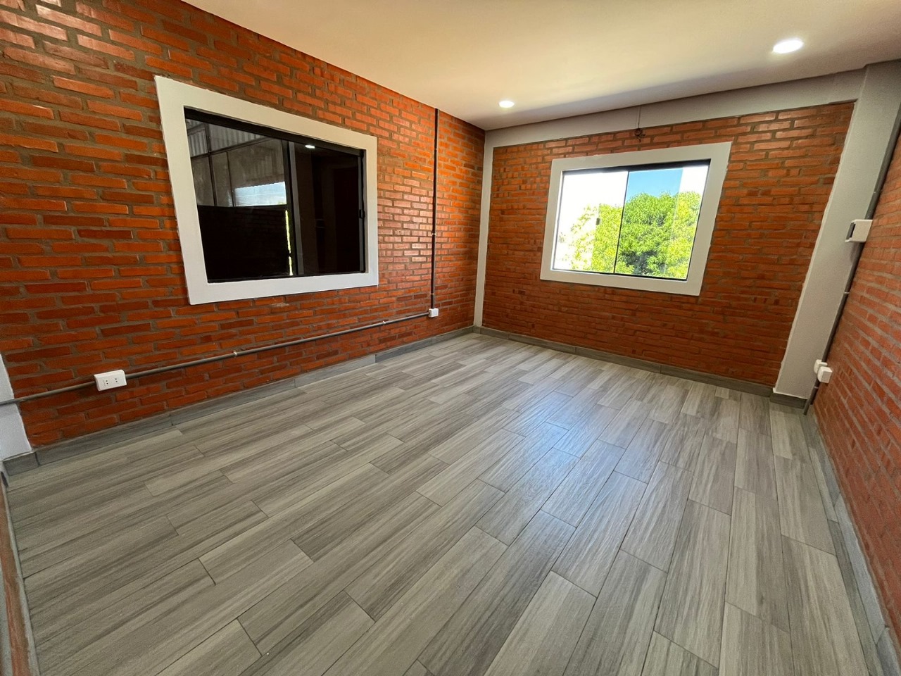 Alquilo Deposito de 360 m² en Mariano Roque Alonso Cod. 059 — foto 2
