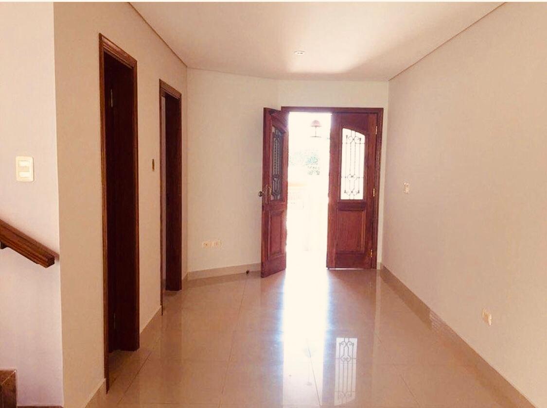 Alquilo Duplex Amplio, Z/ Manora A Pasos Del Colegio Americano — foto 2