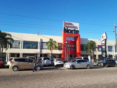 Tienda En El Centro Comercial Norte