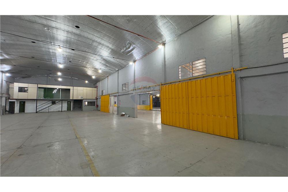 Depósito en alquiler en Mariano Roque Alonso — foto 2