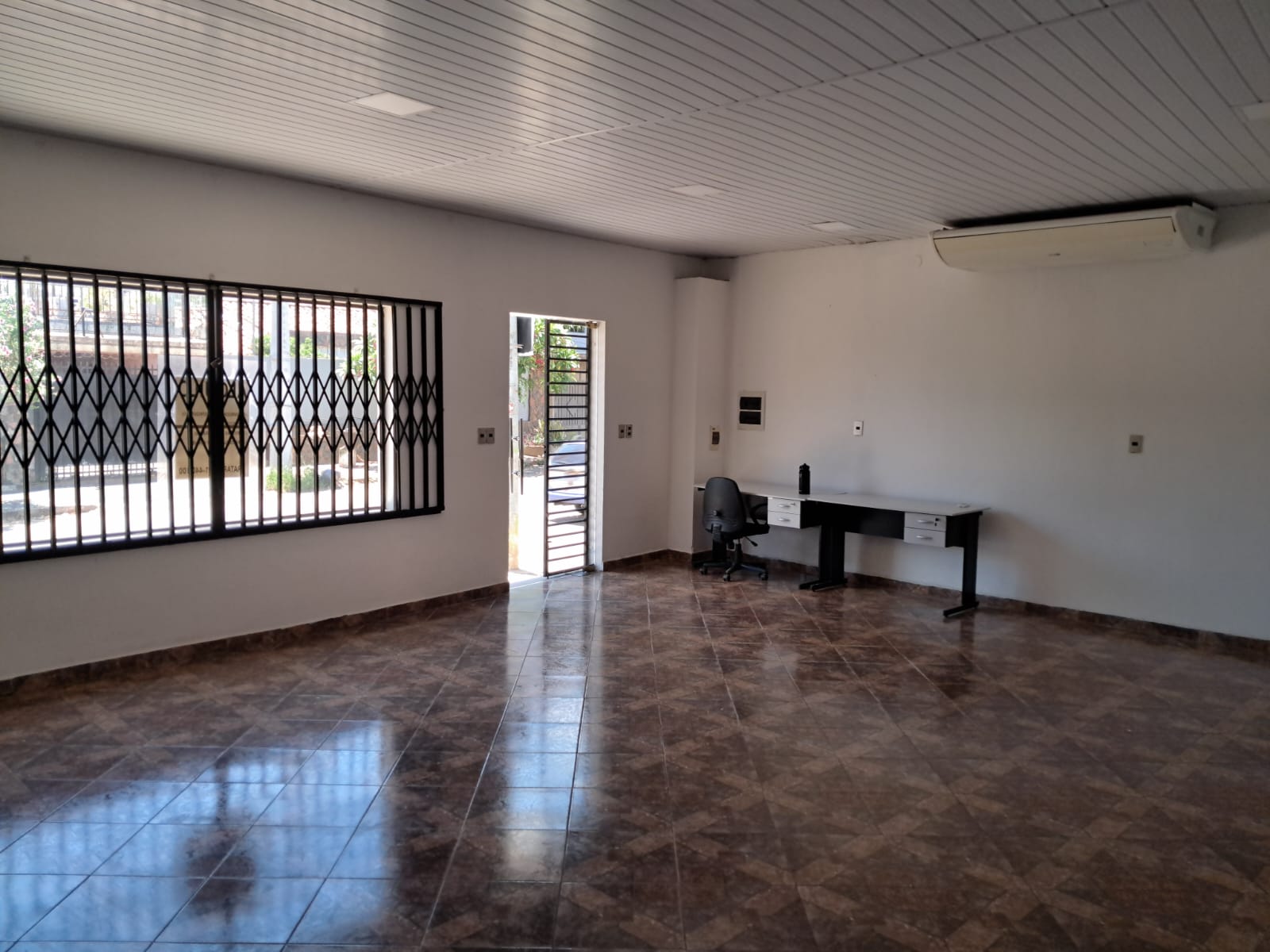 ALQUILO DEPÓSITO CON SHOWROOM Y OFICINAS EN V. ELISA – ZAVALAS CUE Y ACCESO SUR — foto 3