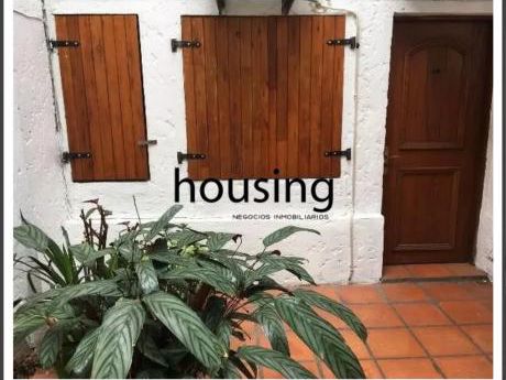 Un Dormitorio, A Una Cuadra De La Rambla.