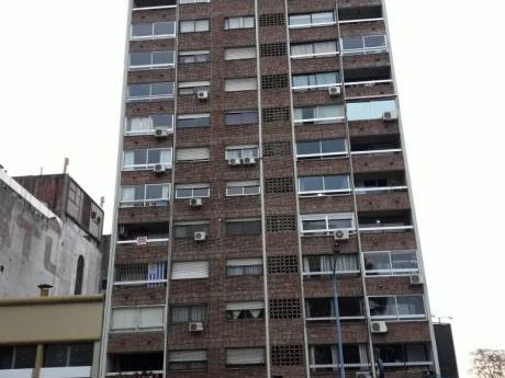 Venta Centro Apto 2 Dormitorios Al Frente