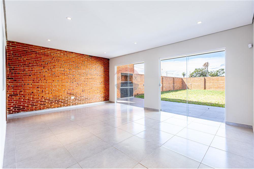 Casa renovada en mini barrio privado en Loma Merlo – Luque — foto 3