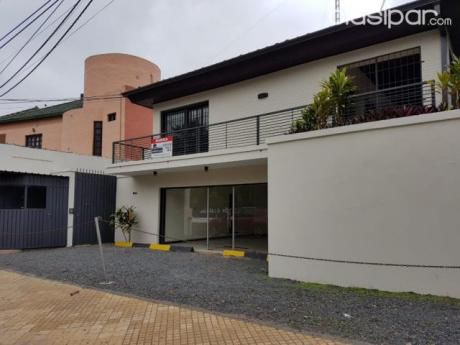 Alquilo Excelente Propiedad Para Empresas Sobre Avda. San Martin.