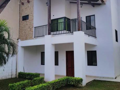 Hermosa Casa Tipo Chalet En Venta