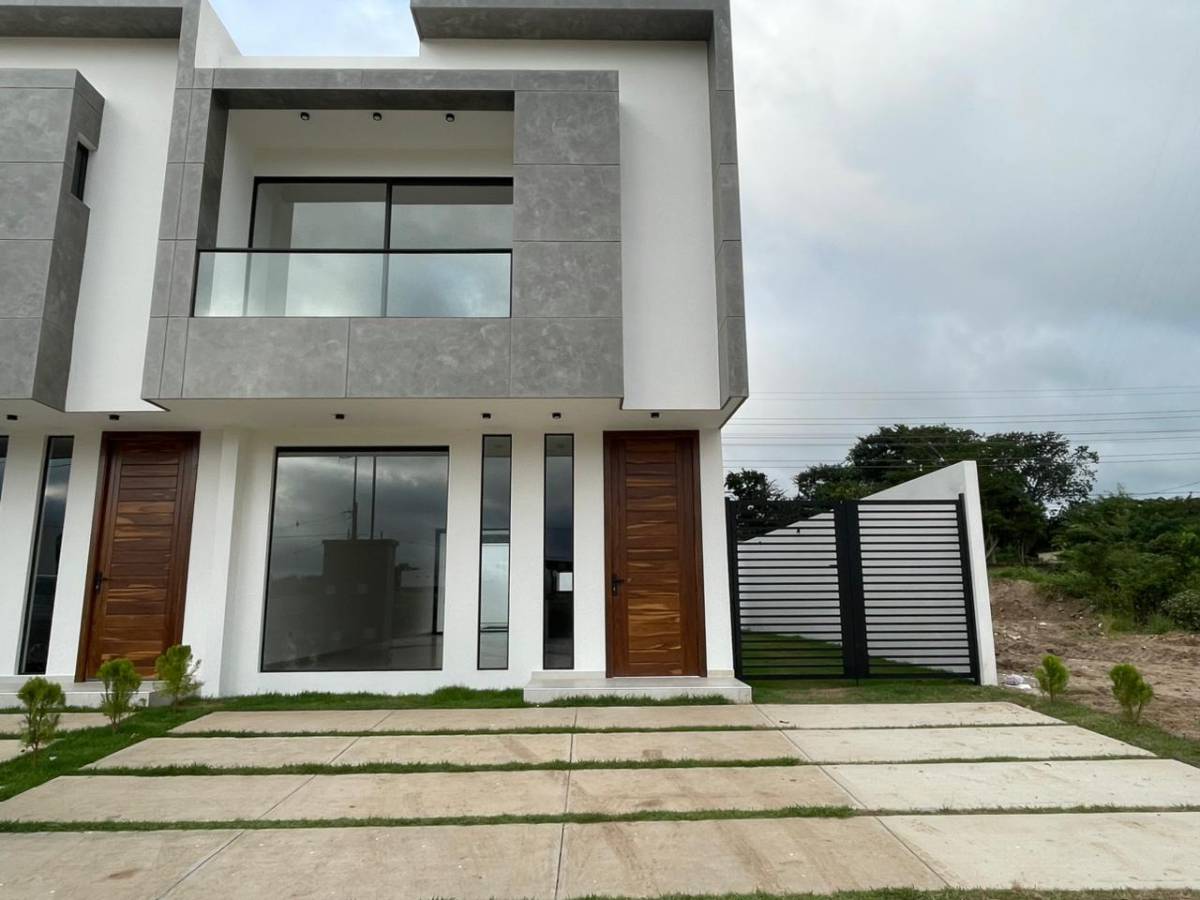 Casa en alquiler en Urubó