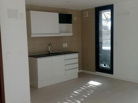 Estrena, Al Frente Con Balcon!!