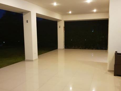 Casa En Anticretico En Colinas Del Urubo I