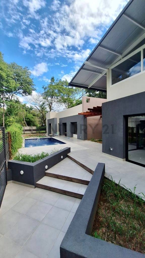 EXCLUSIVA RESIDENCIA NUEVA EN SAN BERNARDINO — foto 3