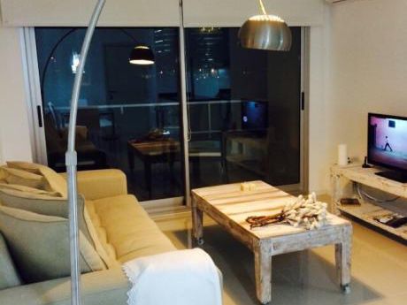 Moderno Departamento Edificio Moon Punta