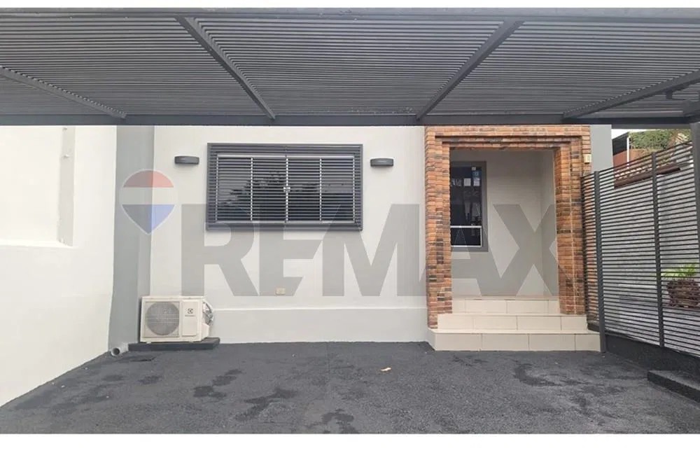 Chalet - Alquiler - San Vicente, Asunción — foto 2