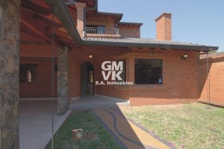 Vendo Hermosa Residencia A Estrenar, Barrio Mbocayaty