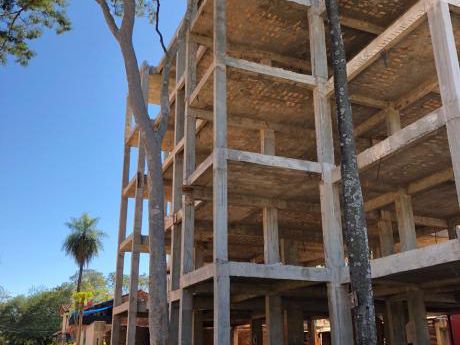 Vendo Edifico Sin Terminar En Lambare!