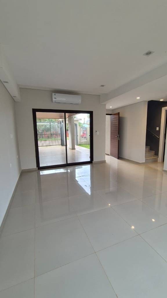 VENDO DUPLEX EN CAMBYRETÁ - 3 dormitorios — foto 3