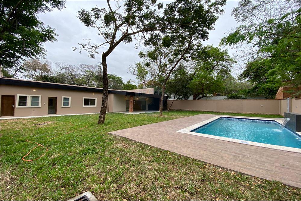 Amplia casa de verano en venta, San Bernardino — foto 2