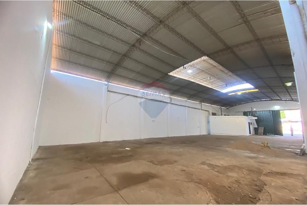 Alquilo tinglado en San Lorenzo en zona de alto tráfico comercial — foto 2
