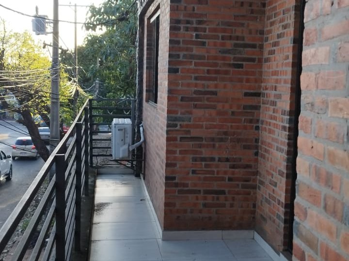 ALQUILO DPTO DE 2 DORMITORIOS EN BARRIO NAZARETH — foto 2