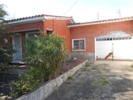 Muy Buen Chalet, De Sólida Construcción!!