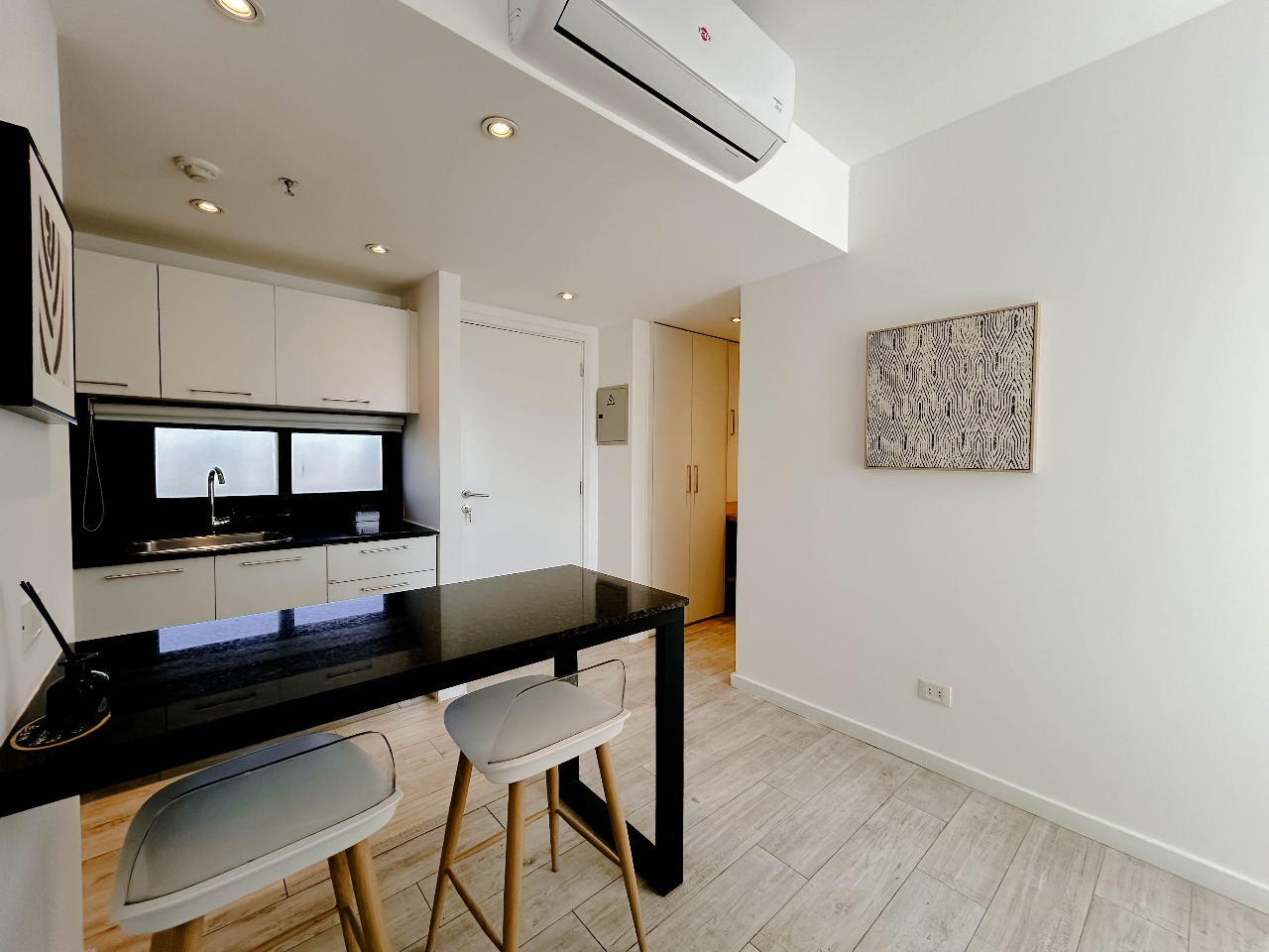 Alquilo Departamento de 1 dormitorio amoblado En Solano Ubrique. Ref #X8A905