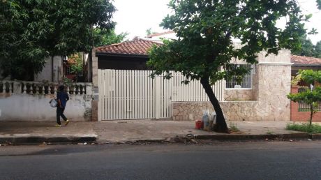 Alquilamos Chalet S/ Bartolome De Las Casas, A 5 Cdras De La Avda Eusebio Ayala