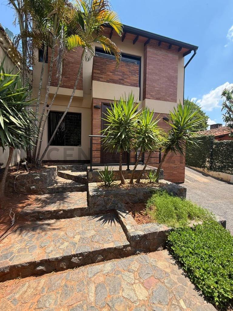 Casa en Alquiler para vivienda u oficina – Barrio Mburicaó, Asunción — foto 2