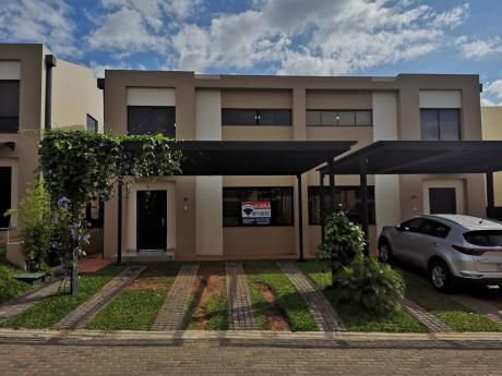 Alquilo Duplex Con Piscina En Boulevard Luque
