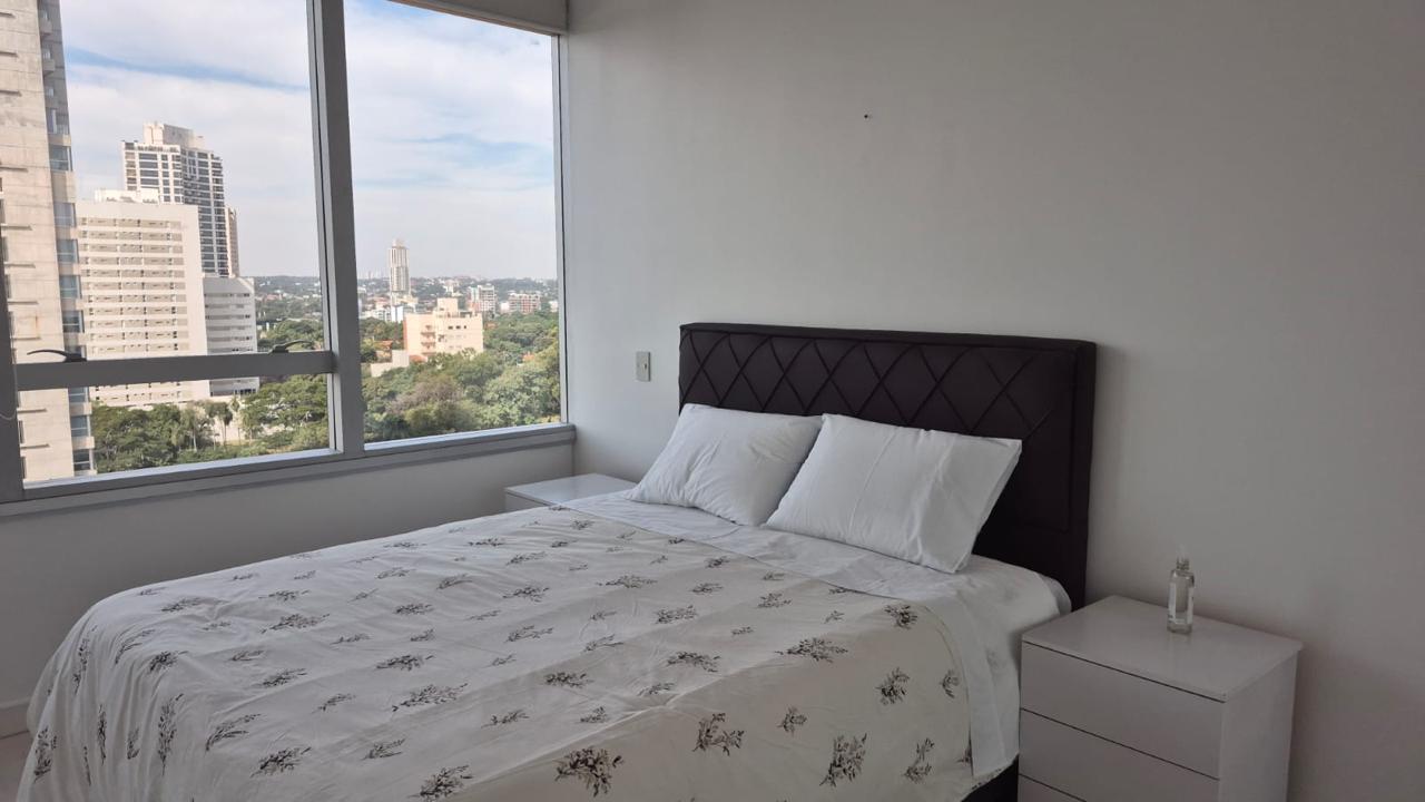 Dpto de 3 Dormitorios Amoblado Torre Eminent — foto 3