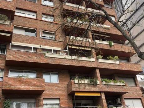 Apartamento. Muy Amplio.