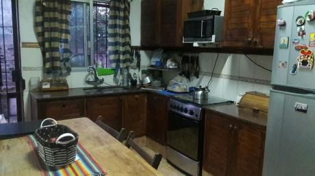 Chalet En Terreno Esquina, 420 Mts.